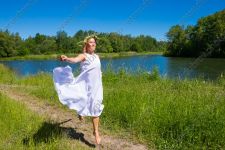 Летняя фотосессия в лесах, лугах и на берегу озера