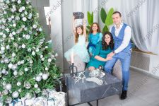 Семейная фотосессия в фотостудии перед новым годом